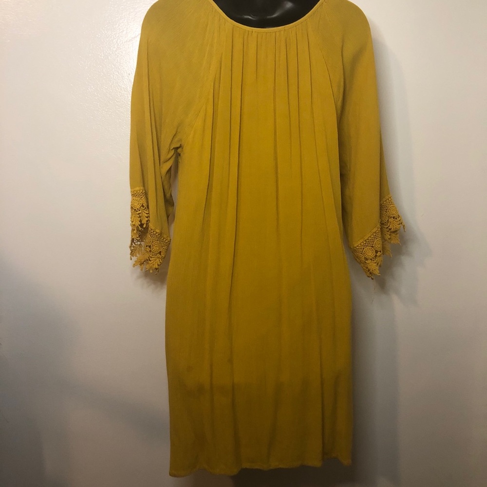 Dress - Picture 3 of 3